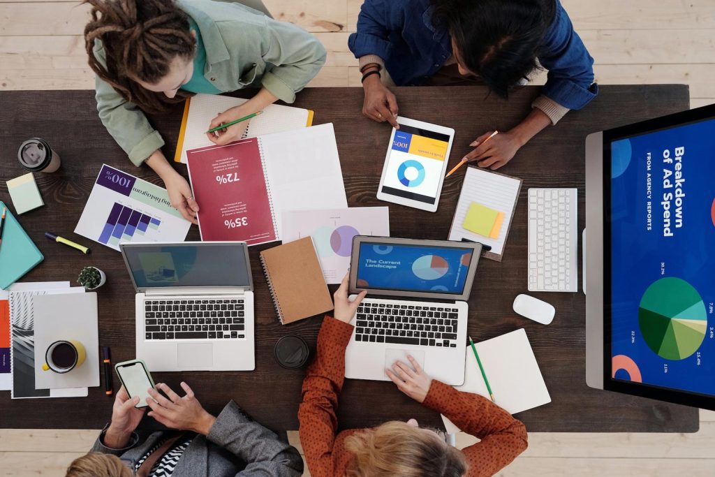 The Advantages of Contracting Out Lead Generation